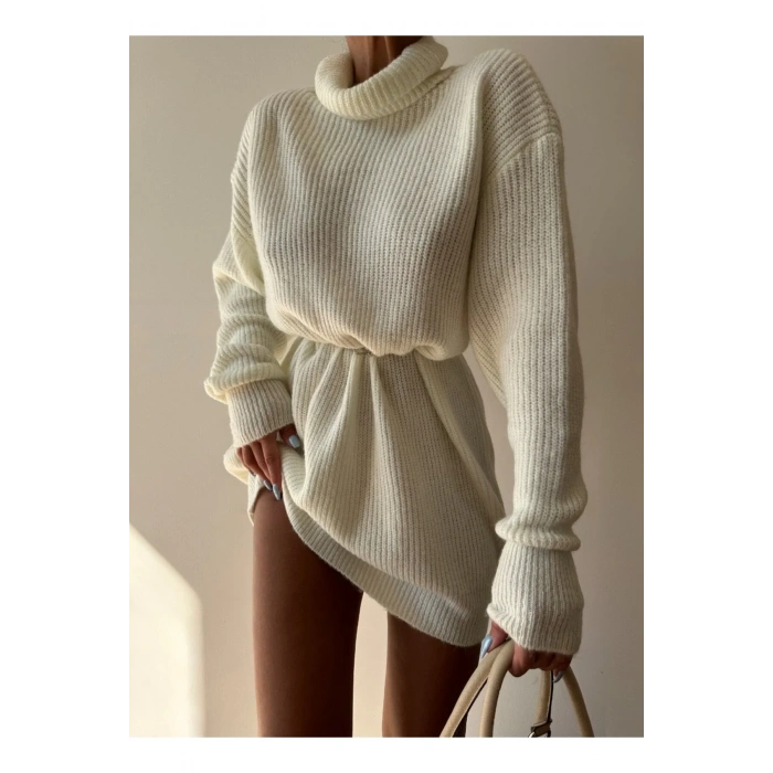 Beyaz Boğazlı Triko Elbise