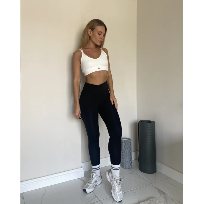 Beyaz Çapraz Askılı Pedli Spor Büstiyer