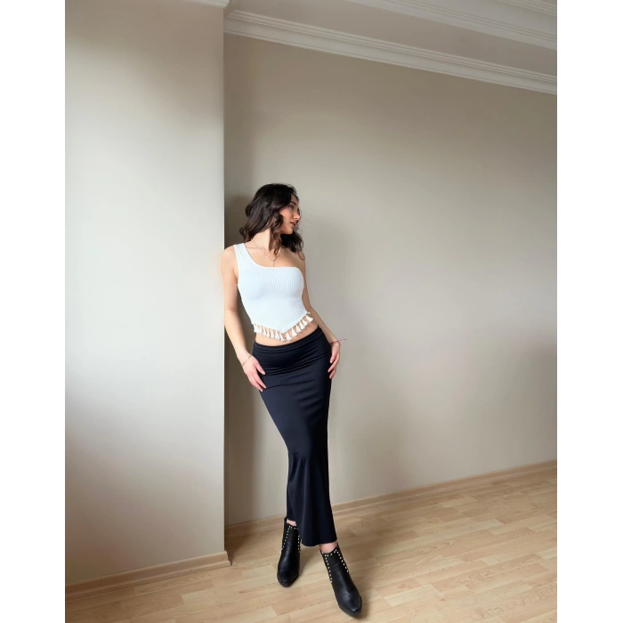 Beyaz Püskül Detay Bluz