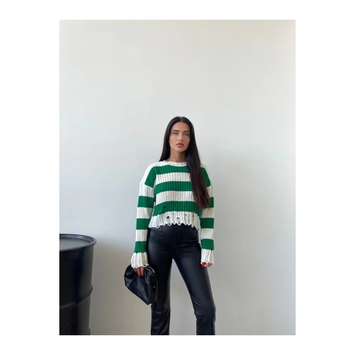 Yeşil Çizgili Yırtık Detaylı Triko Kazak