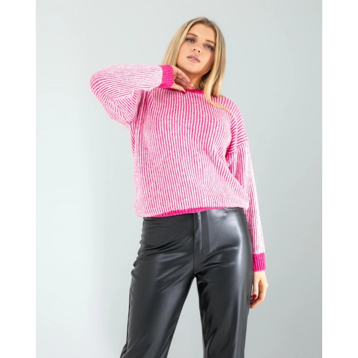 Pembe Çizgili Beyaz Yakalı Triko Kazak