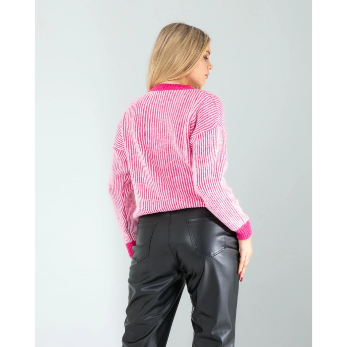 Pembe Çizgili Beyaz Yakalı Triko Kazak