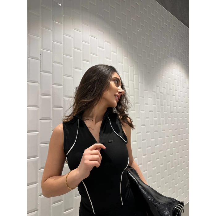 Siyah Fermuarlı Bilyeli Bluz