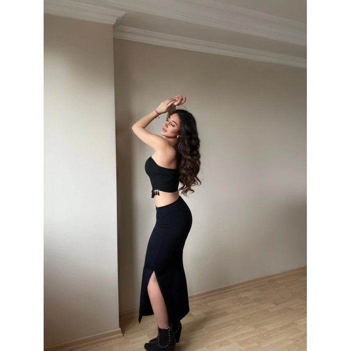 Siyah Püskül Detay Bluz