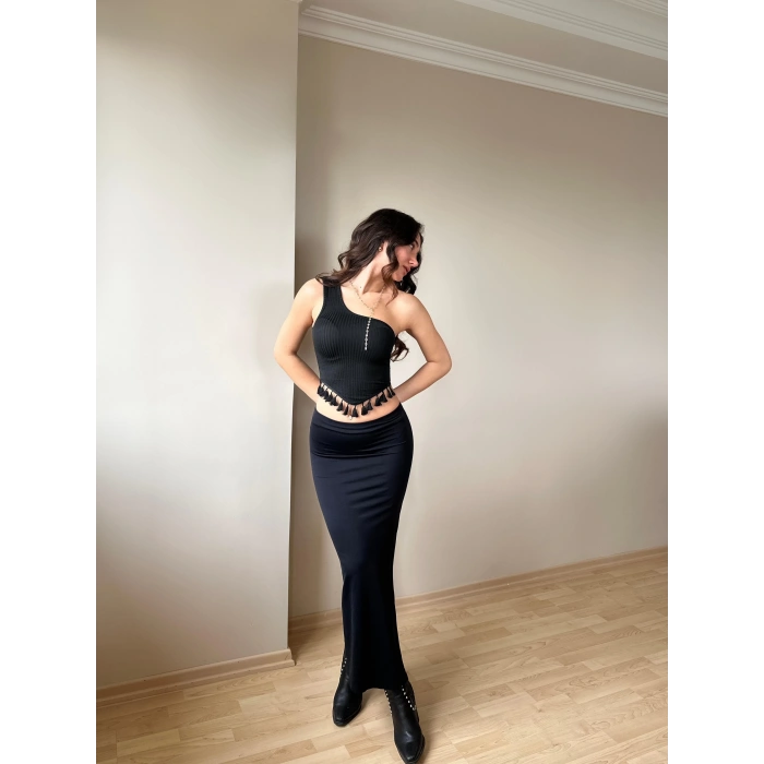 Siyah Püskül Detay Bluz