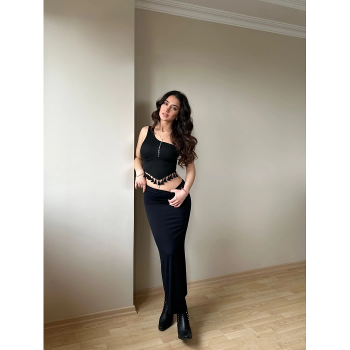 Siyah Püskül Detay Bluz