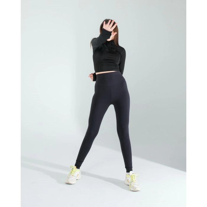 Siyah Renkli Parmak Geçmeli Spor Body