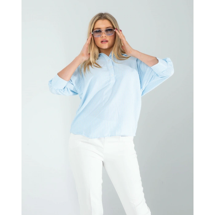 Yarım Düğme Mavi Çizgili Beyaz Gömlek