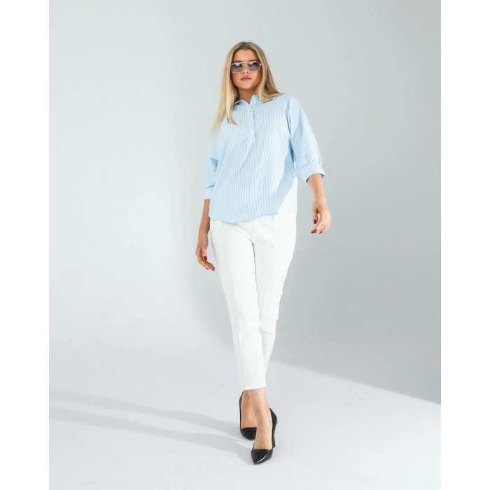 Yarım Düğme Mavi Çizgili Beyaz Gömlek