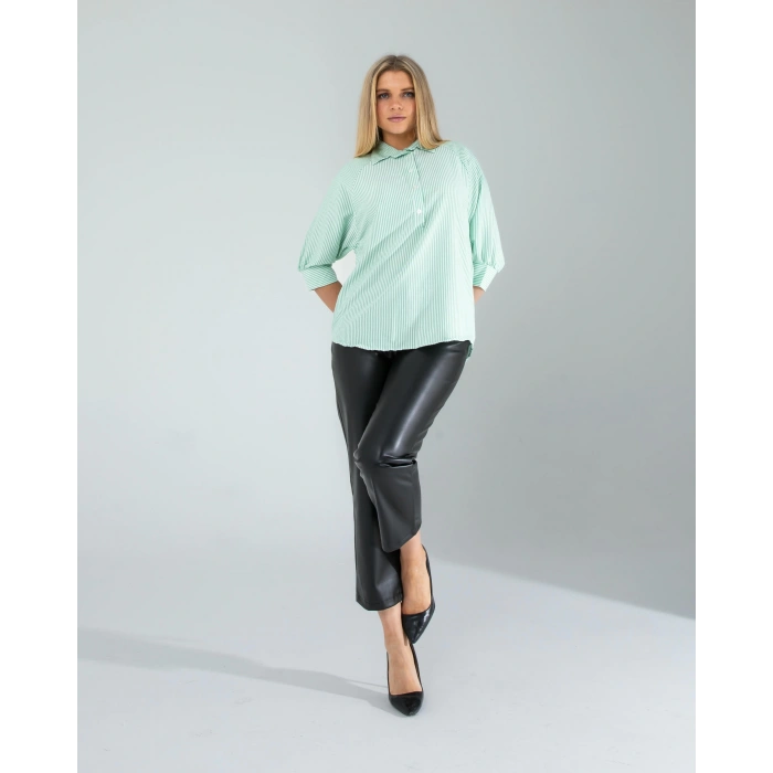 Yarım Düğme Yeşil Çizgili Beyaz Gömlek