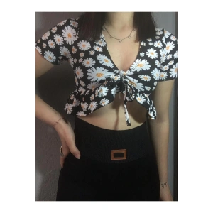 Çiçek Desenli Gipeli Bluz