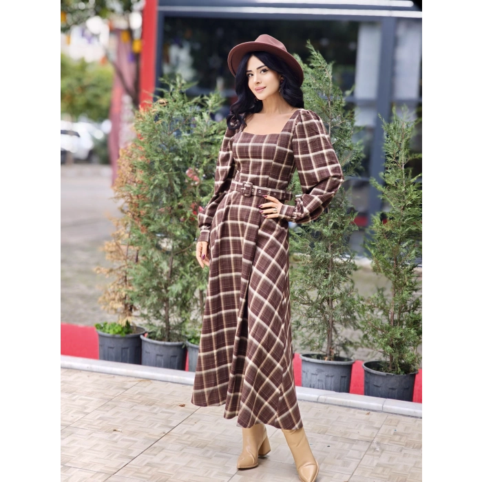 EKOSE KAHVE TABA DESENLİ KEMERLİ ELBİSE