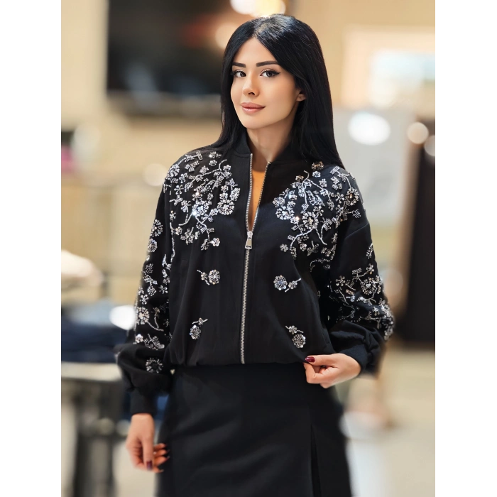 IŞILTILI İŞLEMELİ SİYAH BOMBER CEKET