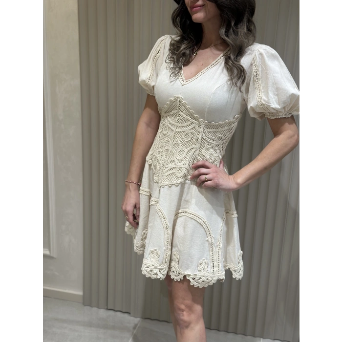 GÜPÜR İŞLEMELİ EKRU ELBİSE