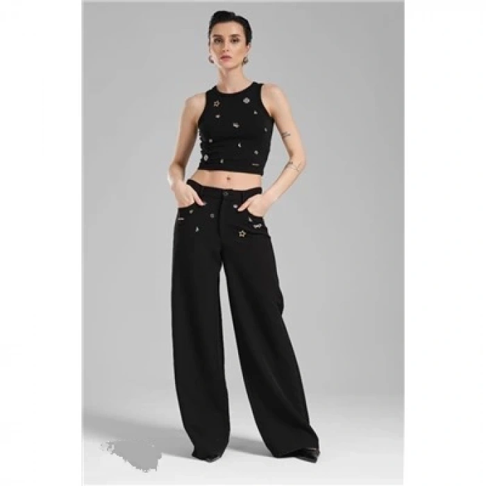 AKSESUARDETAYLI CROPTOP