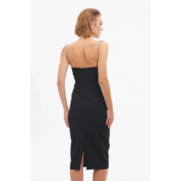 ASKILARI SİMLİ IŞILTILI KALP YAKA SİYAH ELBİSE