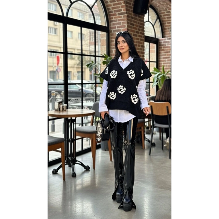 BEYAZ ÇİÇEKLİ GÖMLEKLİ SÜVETER 2Lİ ÜRÜN