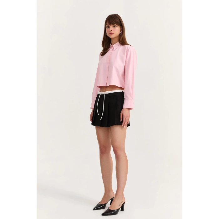 BEYAZ KEMER DETAYLI ŞORTLU ETEK