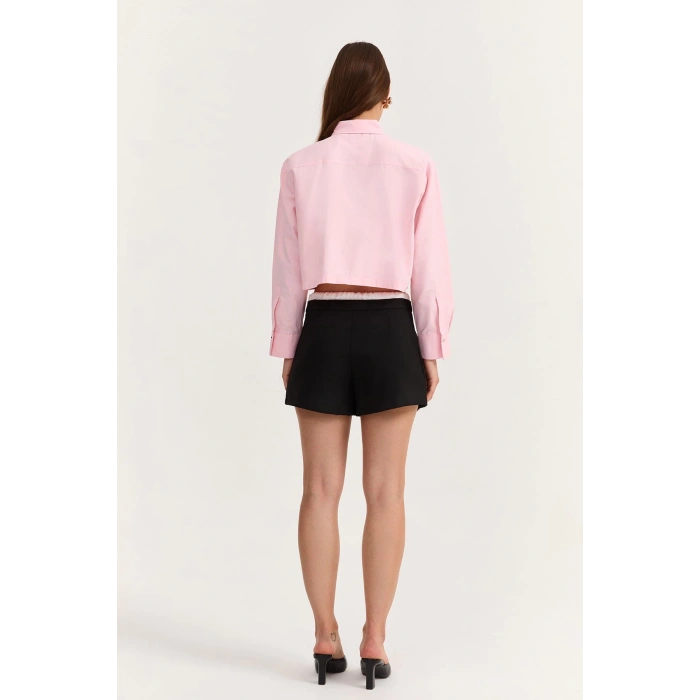 BEYAZ KEMER DETAYLI ŞORTLU ETEK