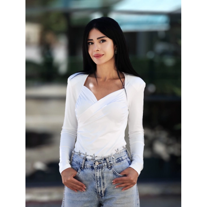 BEYAZ KRUVAZE YAKA DRAPELİ BLUZ