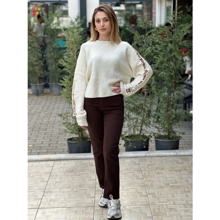 BİSİKLET YAKA KOLLARI AKSESUARLI EKRU KAZAK