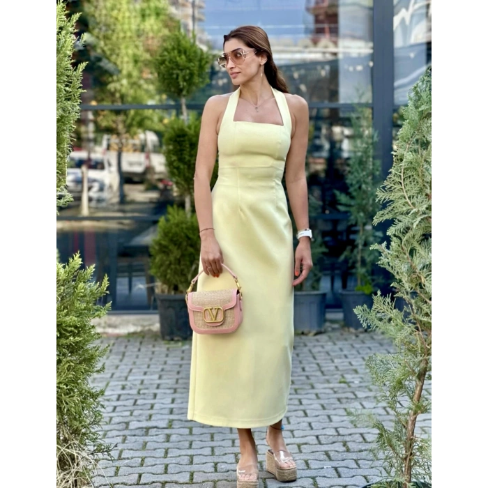 BOYUNDAN ASKILI SARI ELBİSE