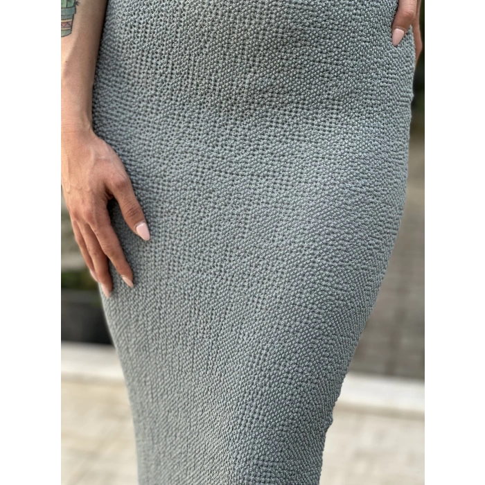 BÜRÜMCÜK DOKULU BEL DEKOLTELİ ELBİSE