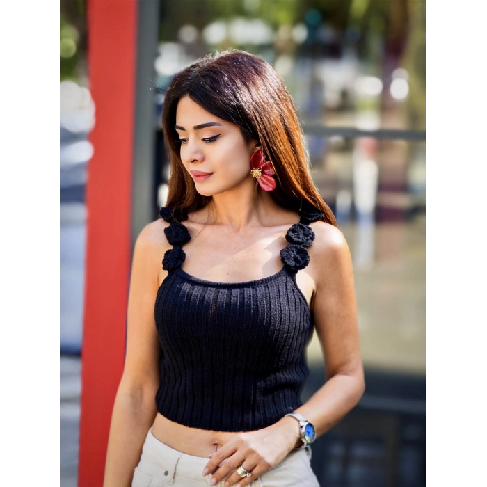 ÇİÇEK DETAYLI TRİKO BLUZ SİYAH