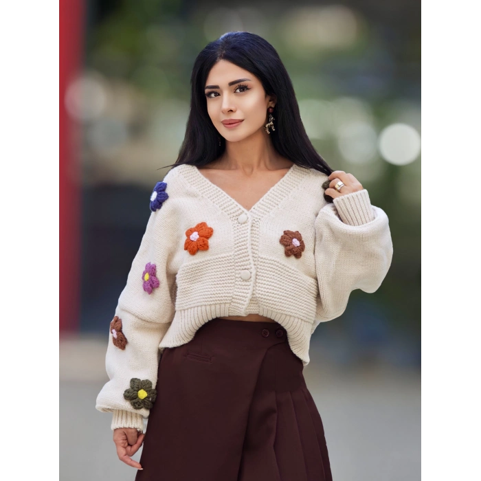 ÇİÇEKLİ BEJ HIRKA