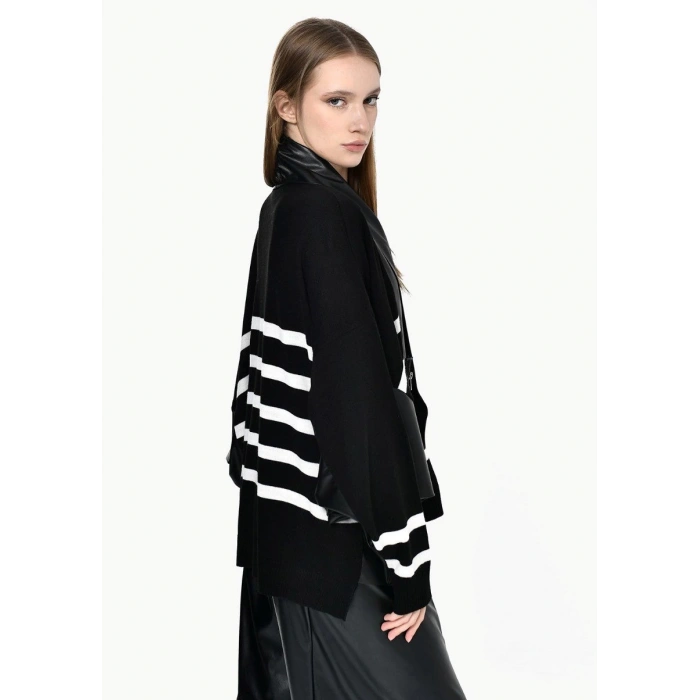 ÇİZGİLİ DERİ DETAY TRİKO HIRKA