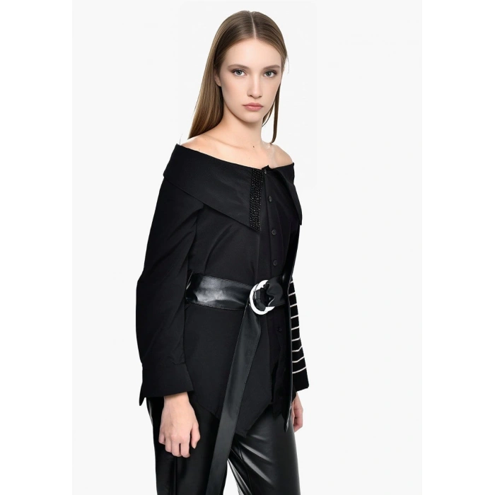 ÇİZGİLİ DERİ KEMERLİ TASARIM TRİKOLU GÖMLEK