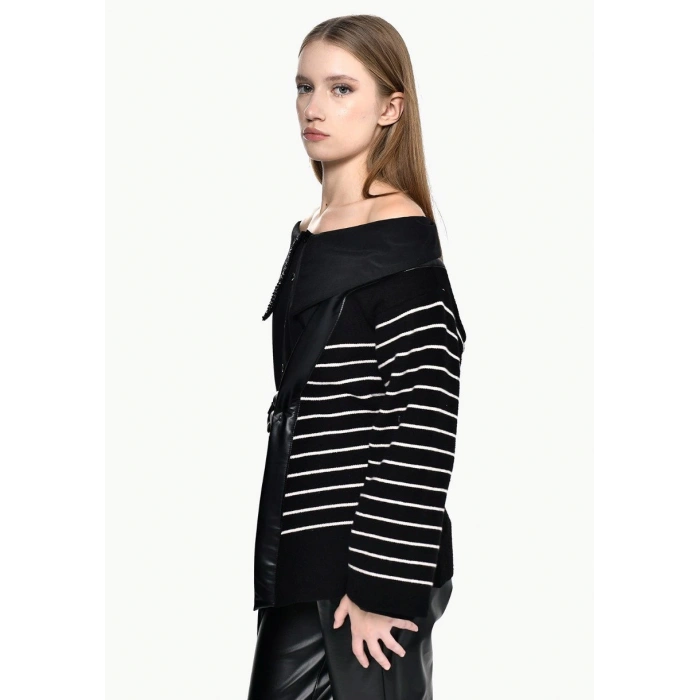 ÇİZGİLİ DERİ KEMERLİ TASARIM TRİKOLU GÖMLEK