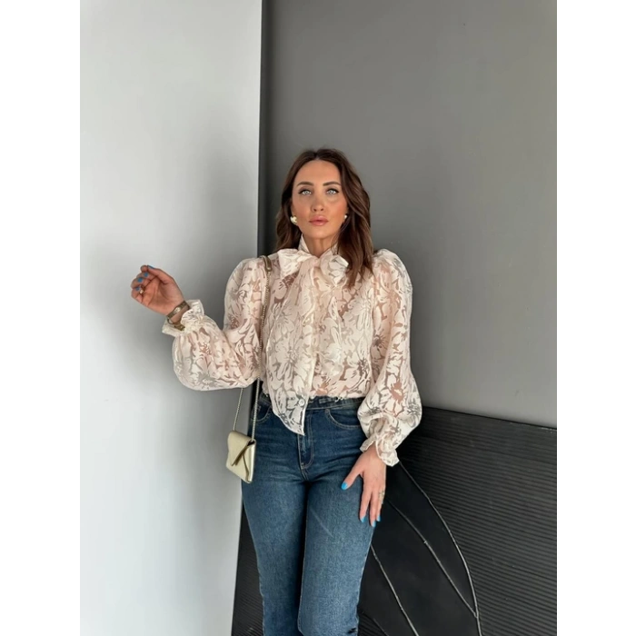 DANTEL FİYONK YAKA GÖMLEK