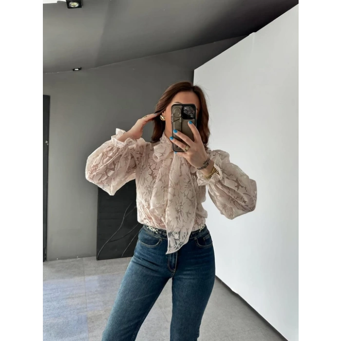 DANTEL FİYONK YAKA GÖMLEK