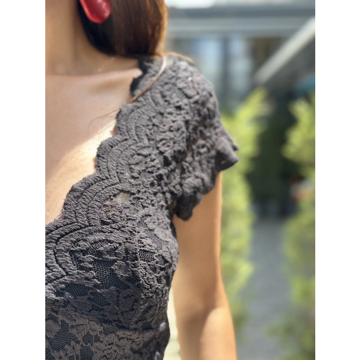 DANTEL LİKRALI BLUZ