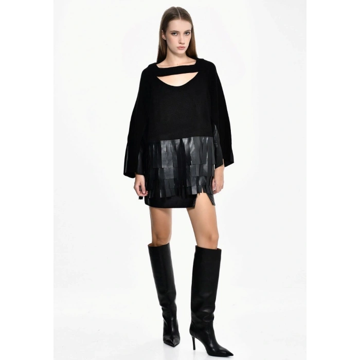 DERİ PÜSKÜL DETAY TRİKO KAZAK