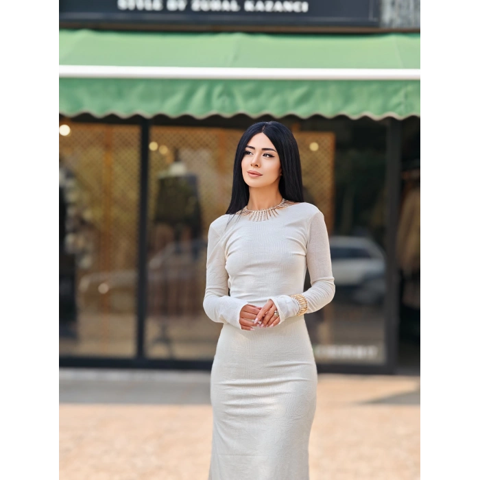 EKRU SIRT DEKOLTELİ ELBİSE