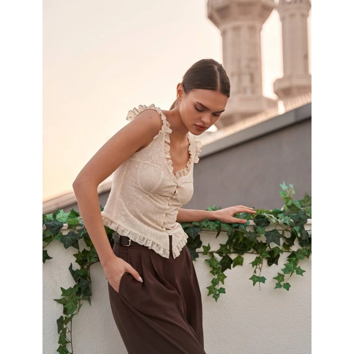 FIRFIR DETAYLI DANTEL BLUZ