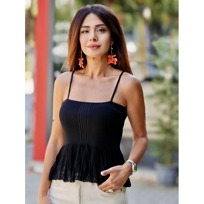 İNCE ASKILI VOLANLI TRİKO BLUZ SİYAH