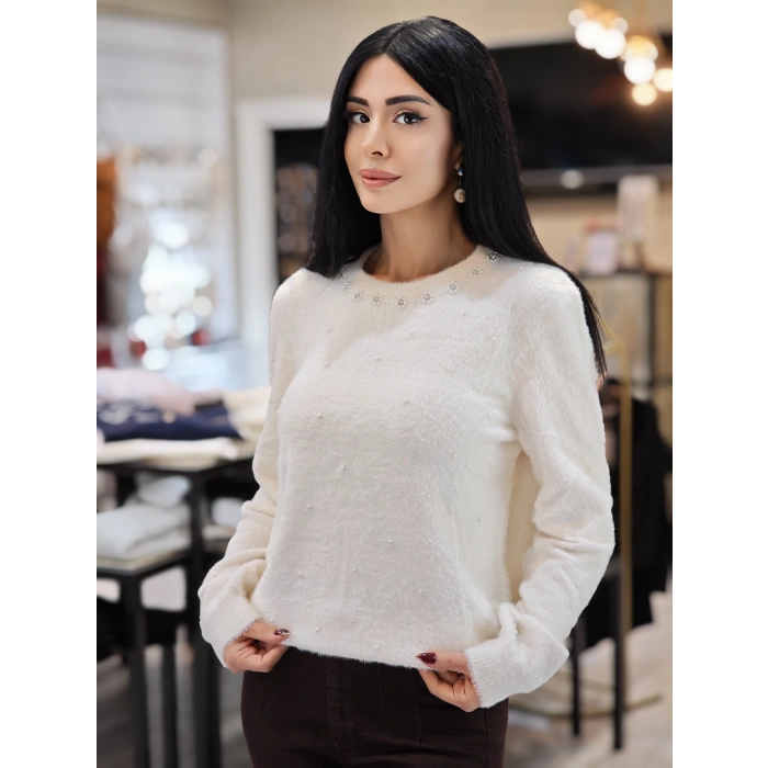 İNCİ DETAY YUMOŞ BEYAZ KAZAK