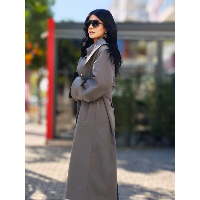 İTHAL KUMAŞ SIRTI BAĞLAMA DETAY TRENCH GRİ