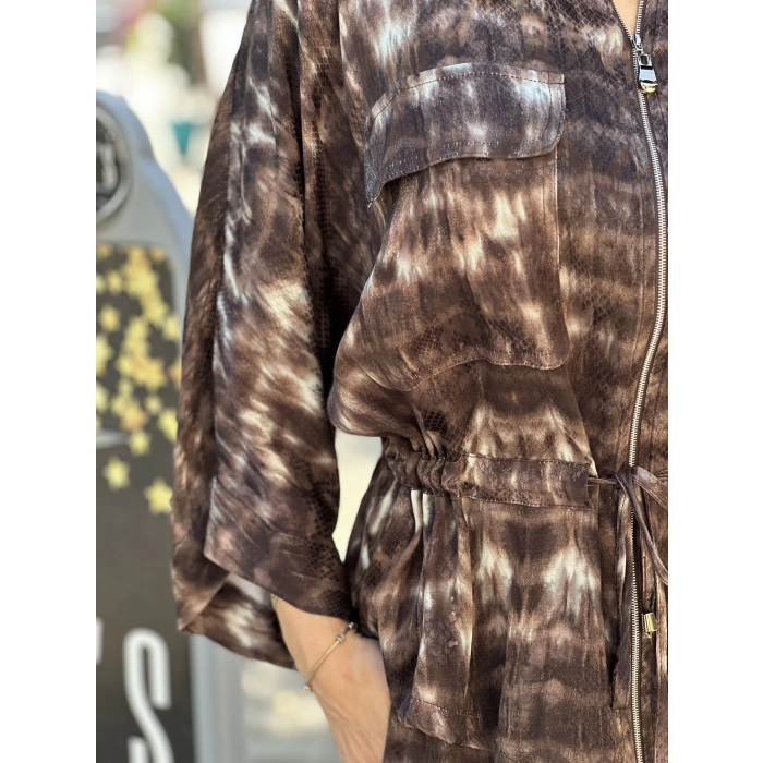 KAHVE DESENLİ FERMUARLI SATEN GÖRÜNÜMLÜ TAKIM