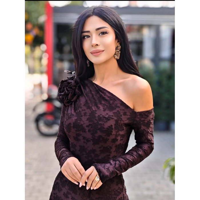 KAHVE GÜL BROŞ DETAYLI TÜL ELBİSE