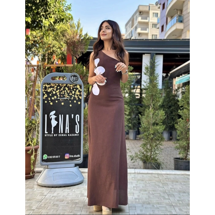 KAHVERENGİ ÇİÇEK DETAY BEL DEKOLTELİ ELBİSE
