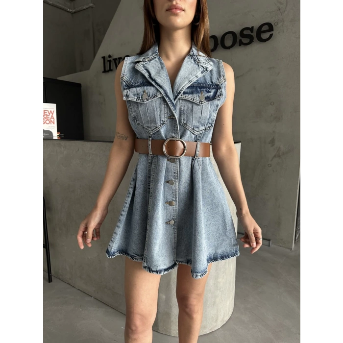 KEMERLİ KOLSUZ KOT ELBİSE