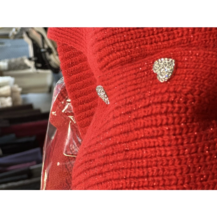 KIRMIZI PIRILTILI HIRKA