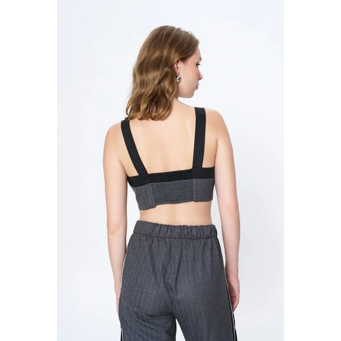 KIZ BASKILI CROPTOP