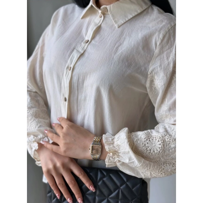 KOL NAKIŞLI EKRU GÖMLEK