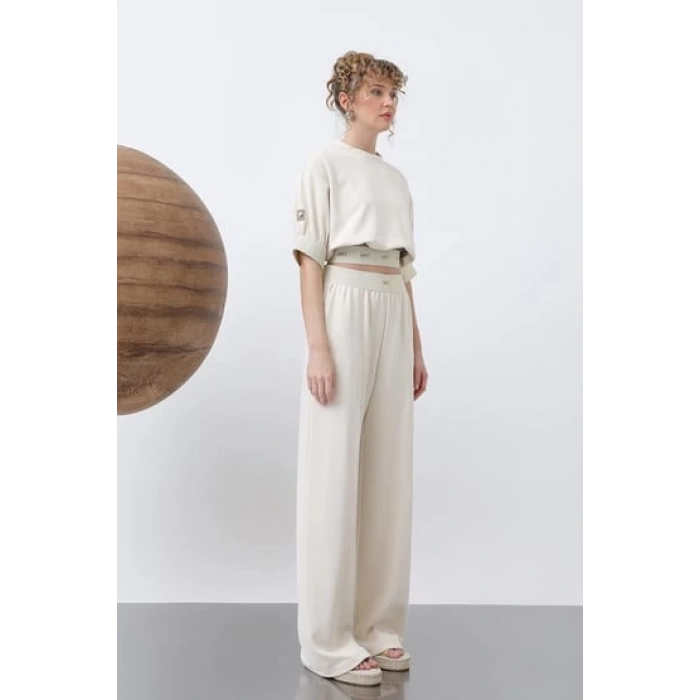 KOLLARI BELİ LASTİK DETAY MODAL BLUZ