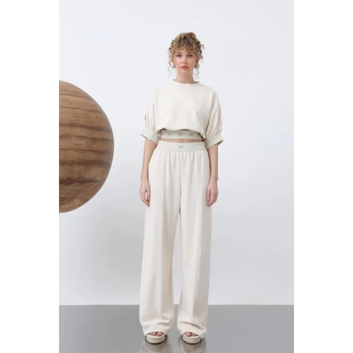 KOLLARI BELİ LASTİK DETAY MODAL BLUZ